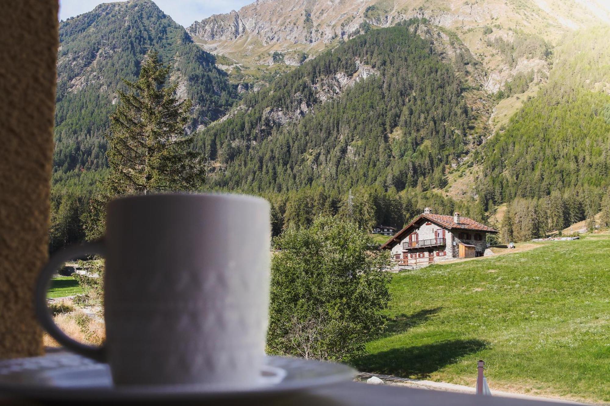 Maison Poluc Hotel Apartments Champoluc Bagian luar foto